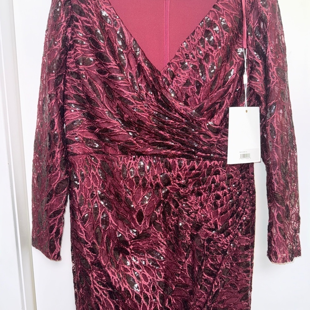NWT | Mac Duggal 12412 Garnet Red Long Sleeve Sequined V-Neck Gown Size 12 - Picture 6 of 15